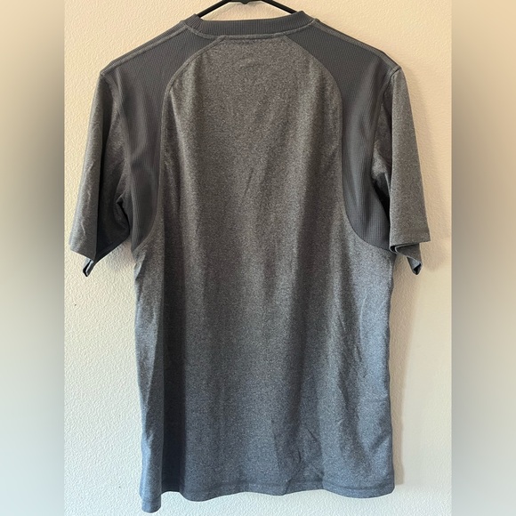 The North Face Activewear Shirt Mens Small Gray Lightweight - Picture 2 of 3